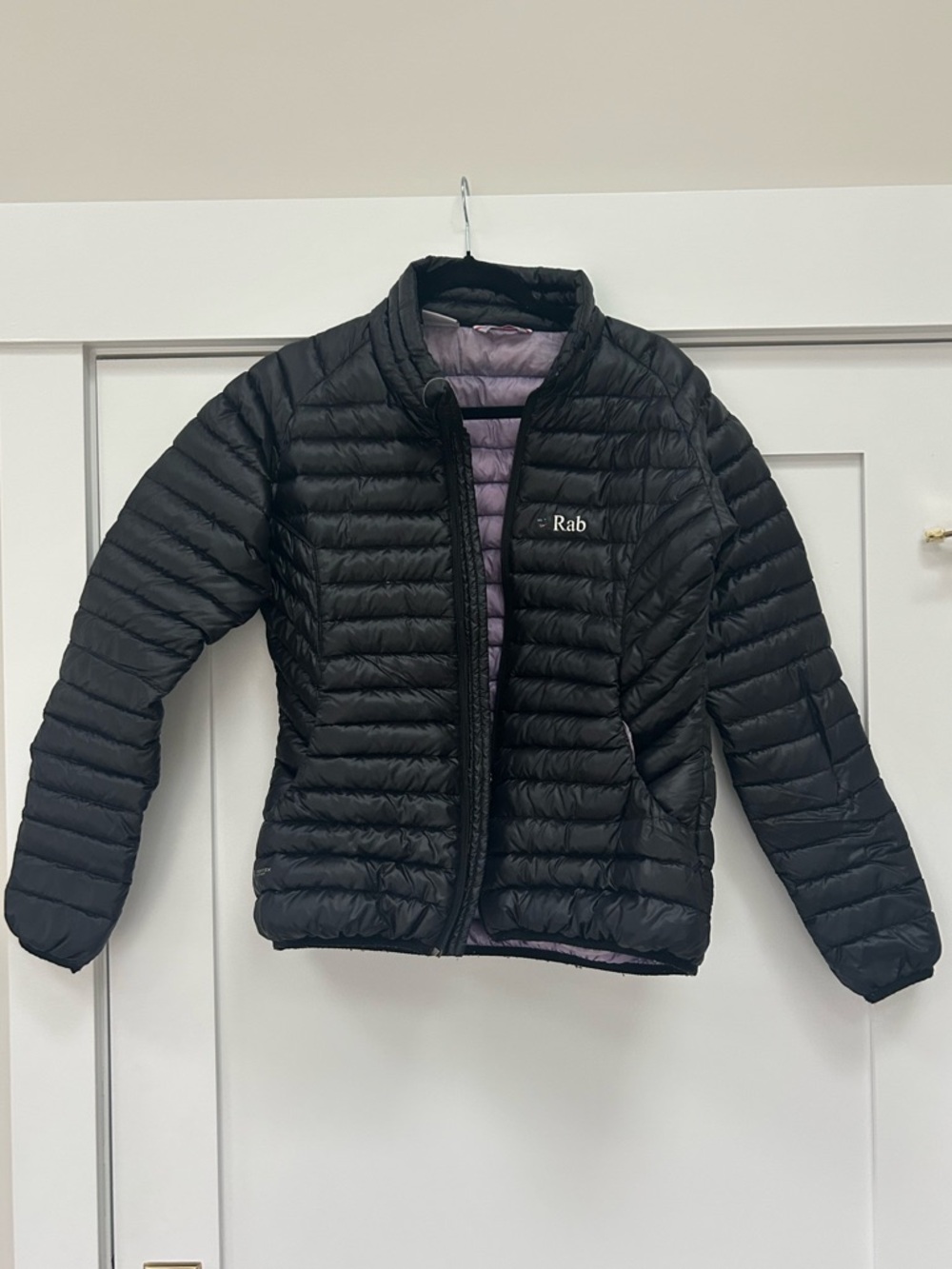 Rab Women's puffy jacket black